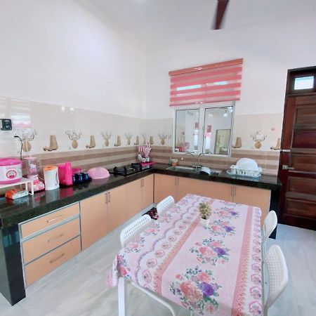 Hellokitty House - Unit 1 Vila Kuala Terengganu Exterior foto