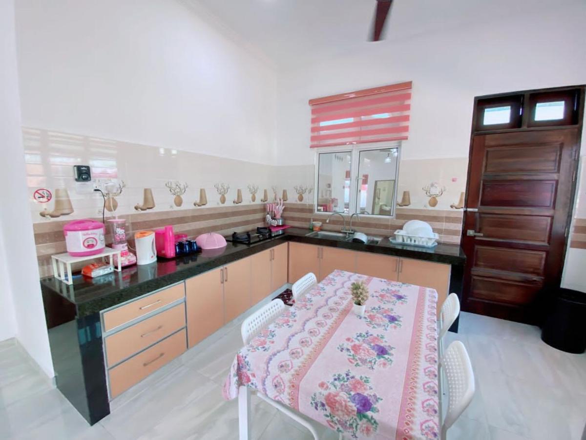Hellokitty House - Unit 1 Vila Kuala Terengganu Exterior foto