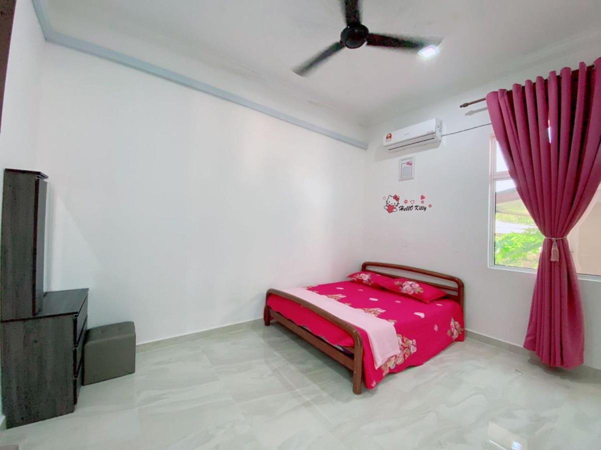 Hellokitty House - Unit 1 Vila Kuala Terengganu Exterior foto