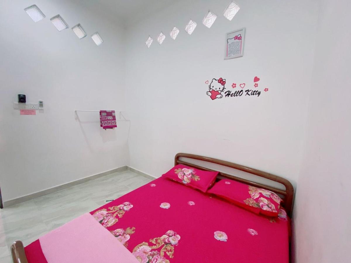 Hellokitty House - Unit 1 Vila Kuala Terengganu Exterior foto