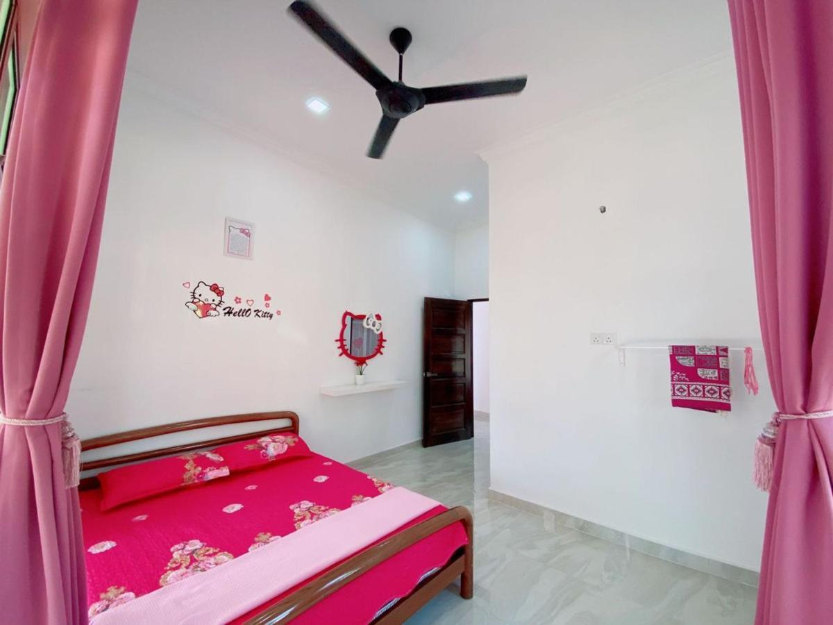Hellokitty House - Unit 1 Vila Kuala Terengganu Exterior foto